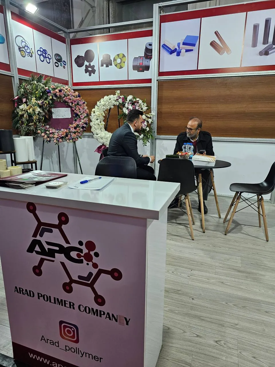 بازدیدکنندگان از غرفه آراد پلیمر در ایران پلاست